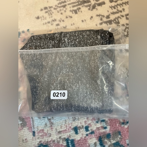 Lululemon Pace Perfect  Air Time White Black/Black Size 4 - Picture 13 of 14